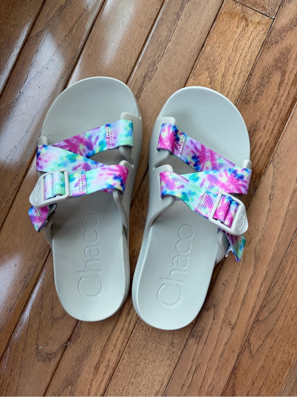 Chaco Chillos Sandals light grey with tie-dye straps